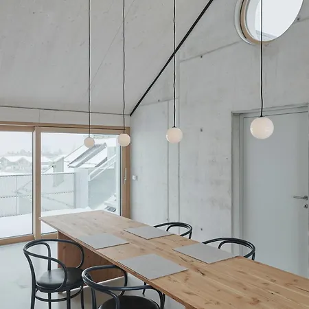 Urban Alpine Penthouse With Lake View Maurach  Exterior photo